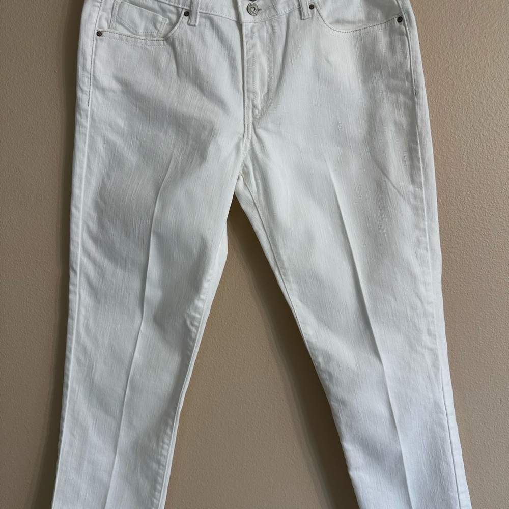 Levi's Women's Straight Leg White Jeans - Picture 2 of 8